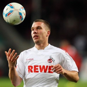 开云电竞平台-尤文图斯客场-力克米兰，克里斯蒂亚诺进球，尤文图斯对克罗托内直播