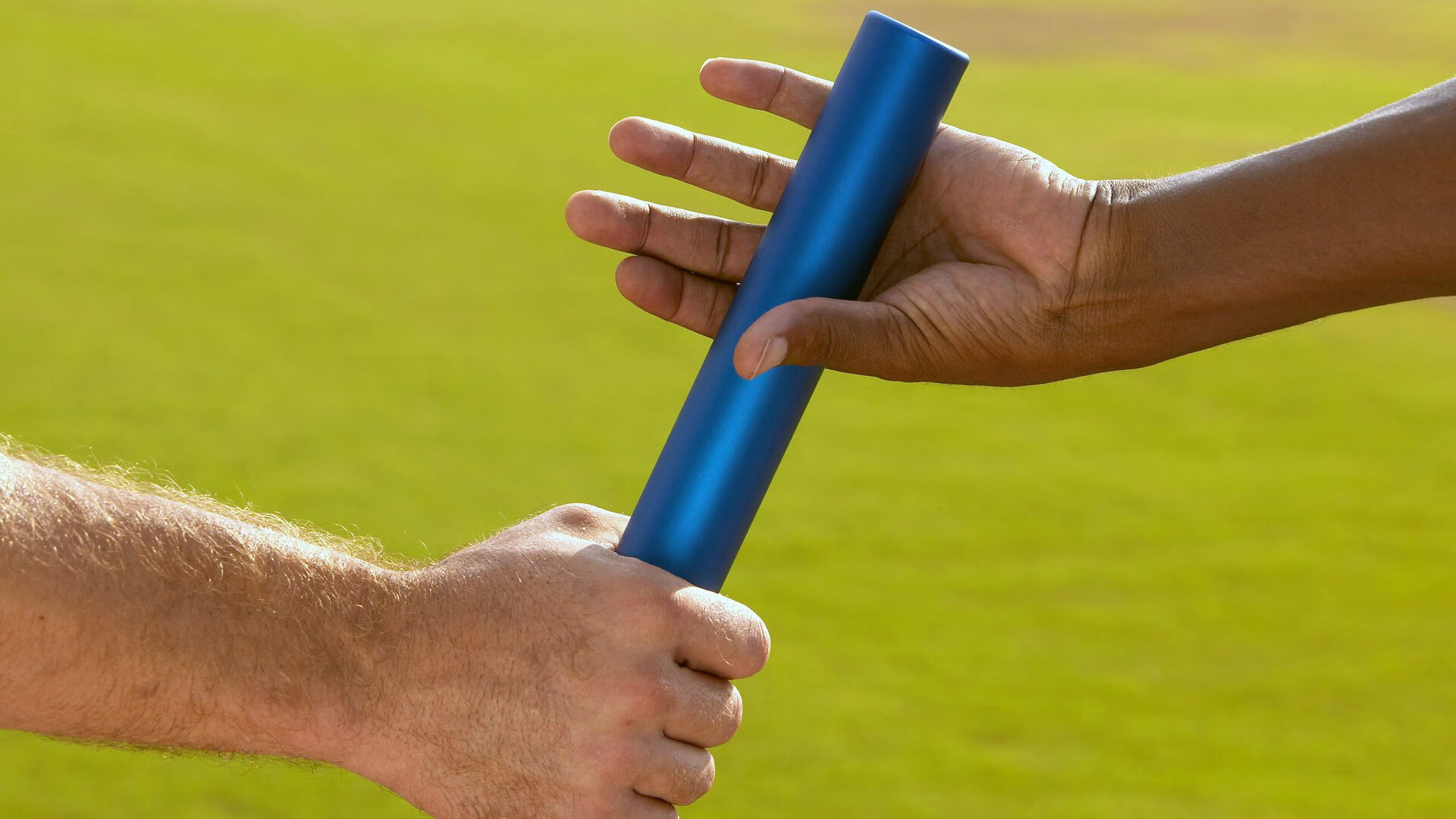 “开幕战风云变幻，谁能捍卫主场荣耀？”，开幕战什么意思